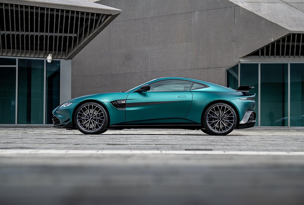 Aston Martin Vantage F1 Edition配備升級的懸吊與轉...