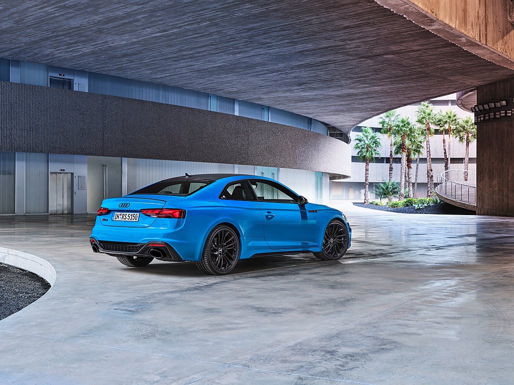 Audi RS 5 Coupe同步標配多項智慧及舒適性行車配備，如Matrix矩...