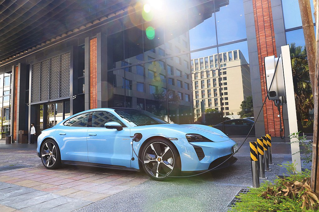 保時捷持續優化在台充電服務，宣布再新增5處目的地充電站，為車主提供綿密充電網路、優質且便捷的充電服務。 圖／Porsche提供
