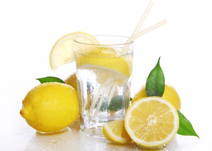 清香的檸檬水可能非常適合不愛喝白開水的人，但也要小心以下「檸檬水陷阱」 圖／fr...