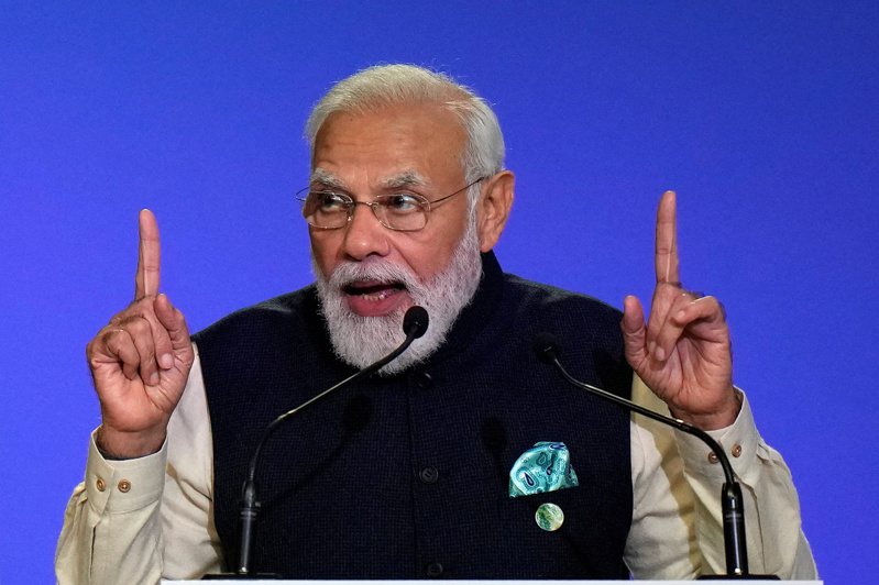 印度總理莫迪1日在英國格拉斯哥舉行的COP26氣候峰會上宣布，印度目標在2070年達成淨零排放。（路透）