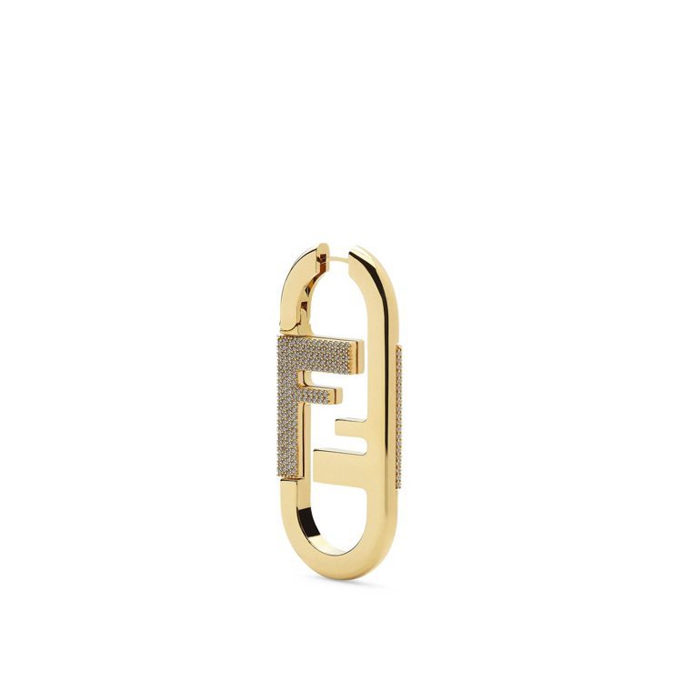 蔡依林選搭FENDI O‘Lock系列造型耳環，18,500元。圖／FENDI提...