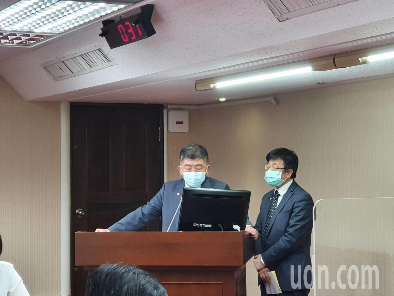 陳時中（左）今出席立法院衛環委員會。記者楊雅棠／攝影