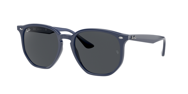 瘦子E.SO與雷朋聯名款太陽眼鏡6,650元。圖／Luxottica提供