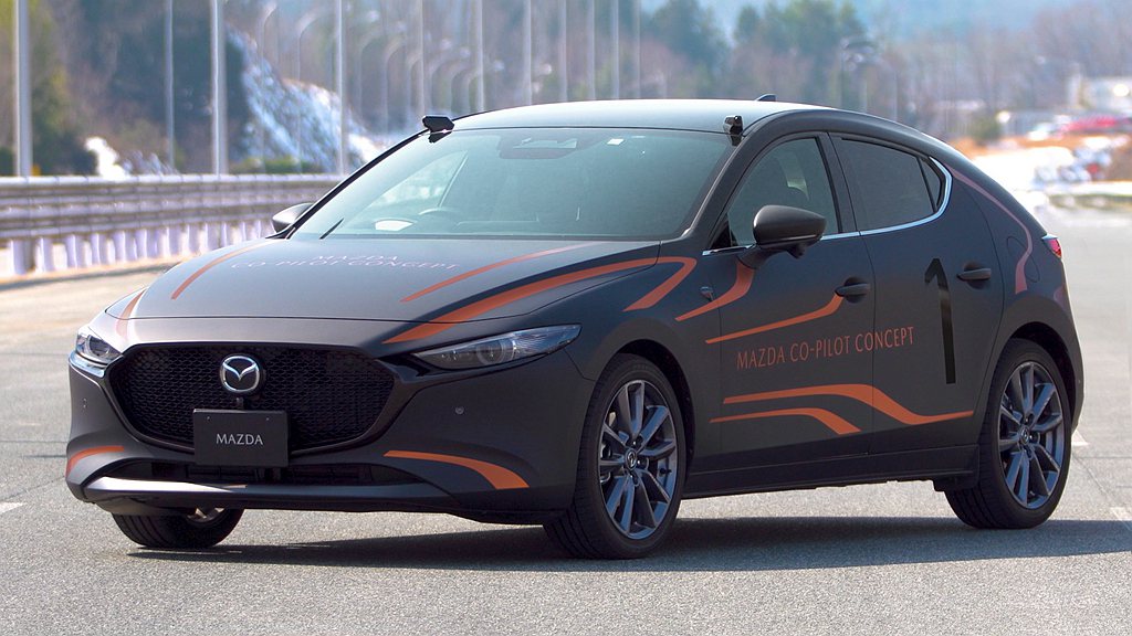 Mazda將此三項關鍵系統搭載至測試車上，並於Mazda的廣島測試場（Miyos...