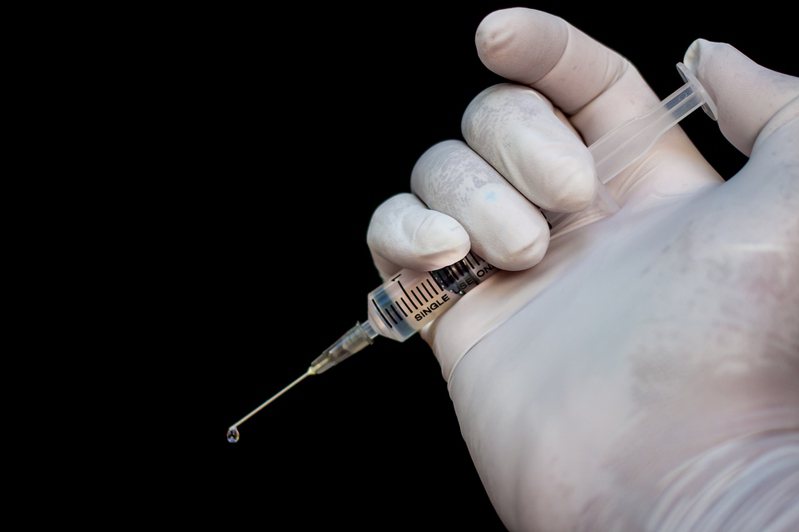 新竹縣某衛生所日前誤將過期的流感疫苗替4名幼童接種。示意圖／Ingimage