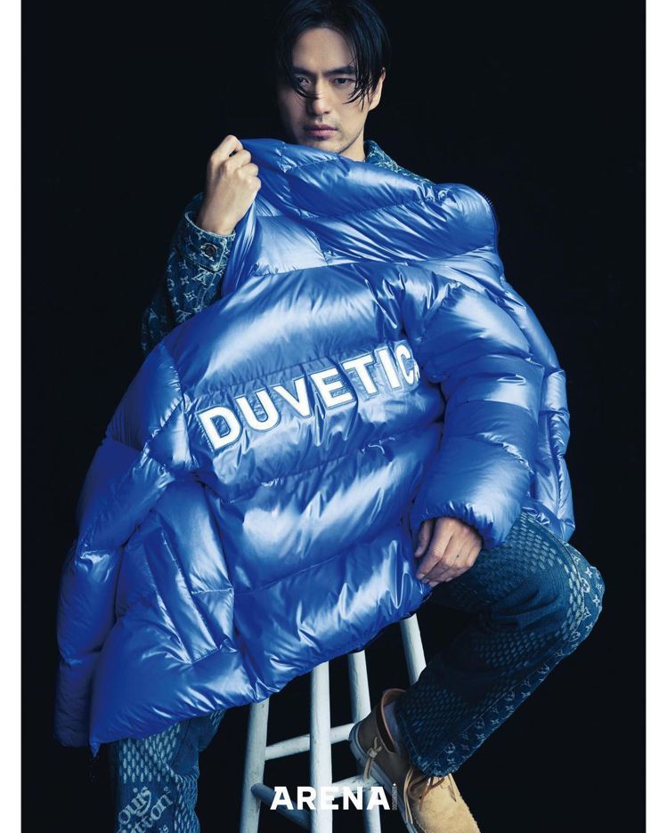 李陣郁身穿義大利品牌DUVETICA羽絨外套搭配LV男裝系列。圖／取自IG @...