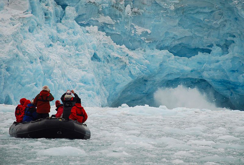 離冰川這麼近的旅程將是永生難忘 　 / 來源： wikipedia