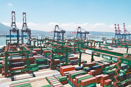 2021年台灣的出口市場，大陸是遙遙領先的第一名，占我國出口總額的42.3%。（本報系資料庫）