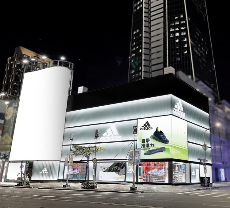 台灣首家adidas Brand Center落腳信義區，有著雙北第一個3D裸視螢幕外牆。圖／adidas提供