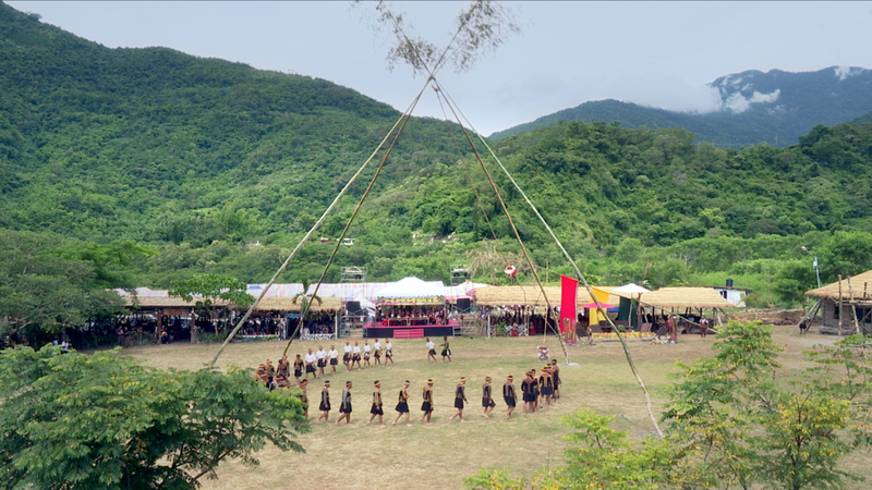 「尋找達魯瑪克」紀錄片拍攝鞦韆祭。圖／林務局提供