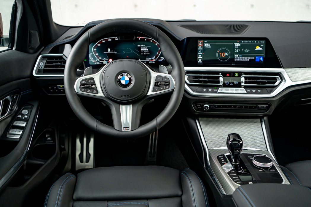 全新2022年式BMW 3系列及3系列Touring白金極智版配備BMW全數位虛...
