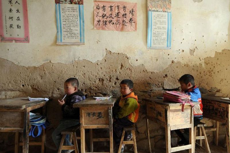 農村學子的教育問題不斷變化，比如城鎮化也影響到就學。新華社