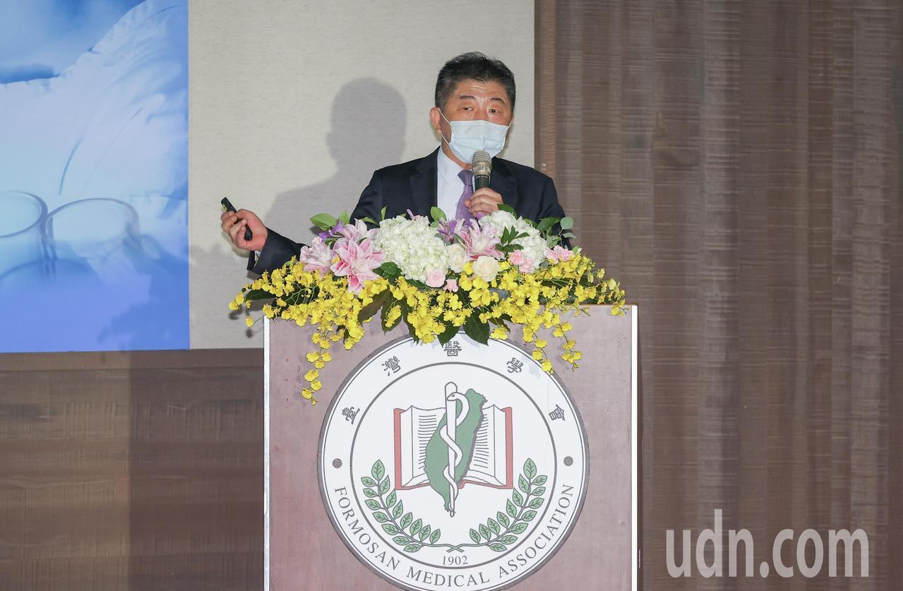 衛福部長陳時中上午出席台灣醫學會演講，分享防疫經驗，認為實名制仍然有必要。記者曾原信／攝影