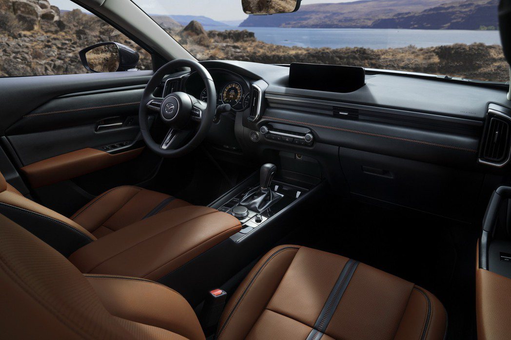CX-50的內裝依舊保持著Mazda的豪華舒適質感。 圖／摘自Mazda
