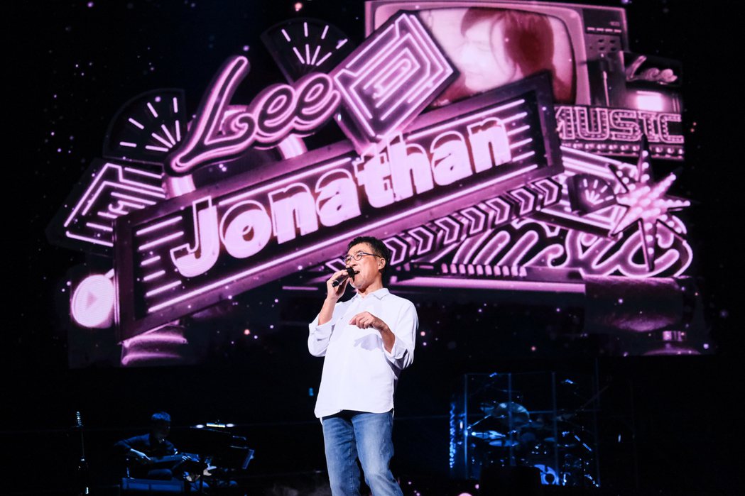 李宗盛於12月17日、19日4度唱進台北小巨蛋，舉辦「有歌之年」演唱會。圖／相信