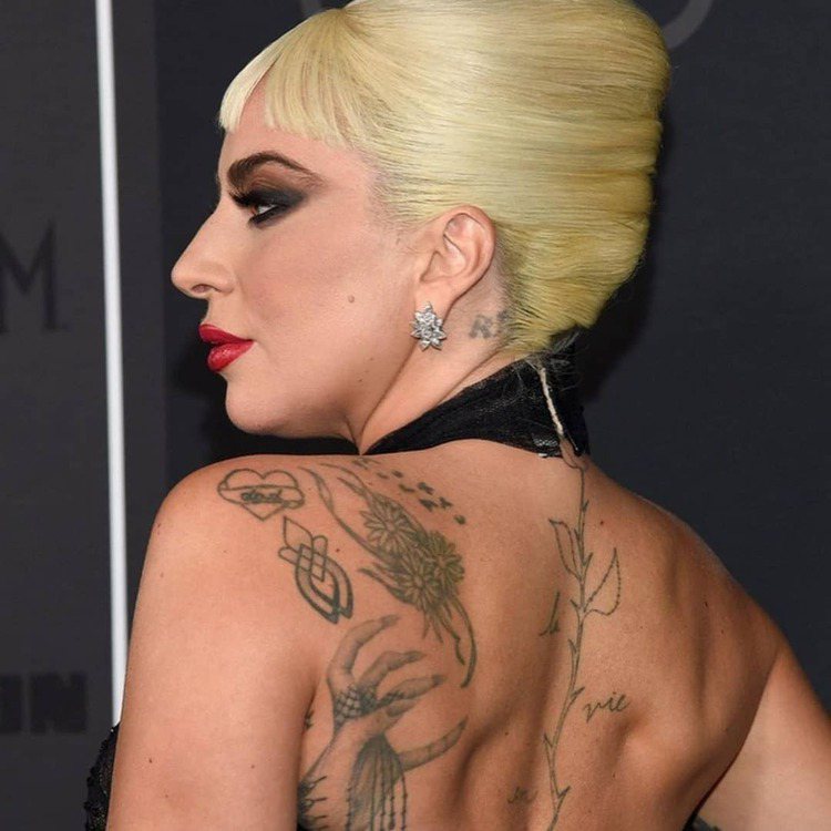 Lady Gaga現身紐約電影首映紅毯。圖／摘自instagram