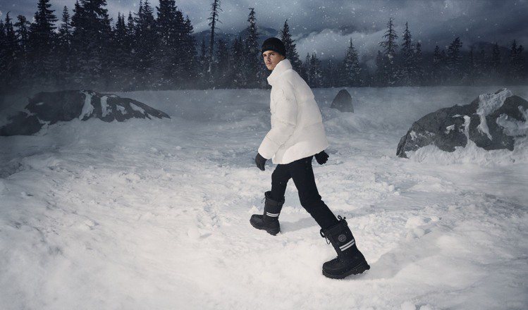 羅密歐貝克漢演繹Canada Goose Snow Mantra Boot雪靴。圖／Canada Goose提供