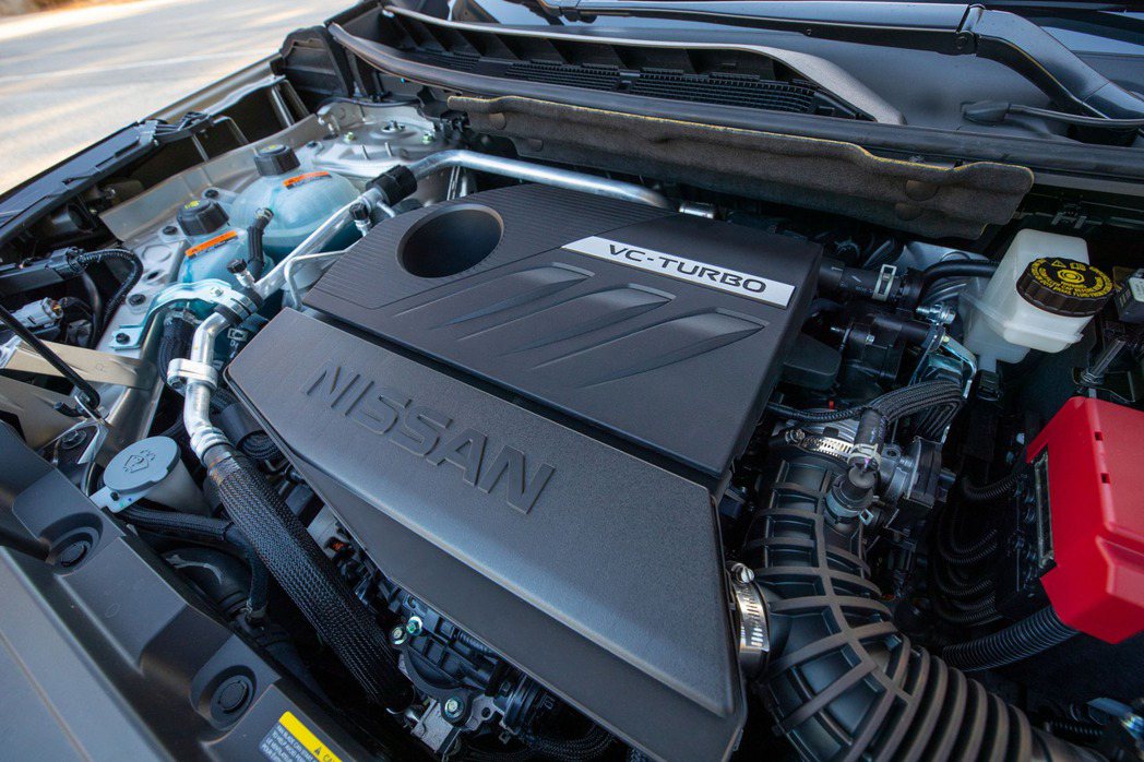 1.5升三缸VC-Turbo可變壓縮比引擎，可產生201hp/31.1kg-m的...