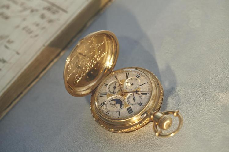身為擁有長達175年歷史的品牌，雅典過往也曾打造過珍貴的金質複雜功能懷表。圖 / 雅典表提供