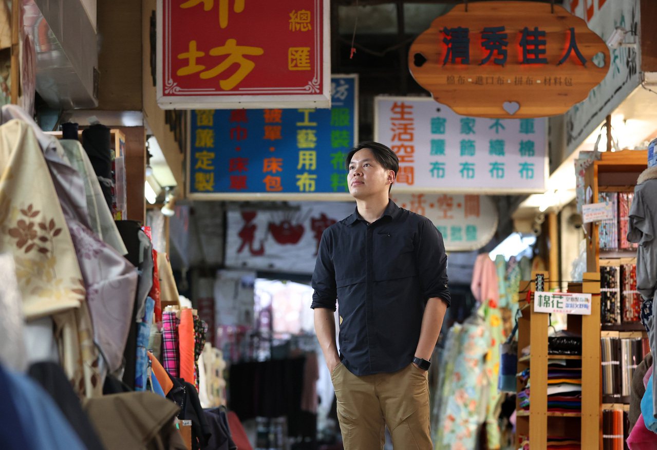 謝宅創辦人謝文侃在台南西市場長大。 圖／林澔一 攝影