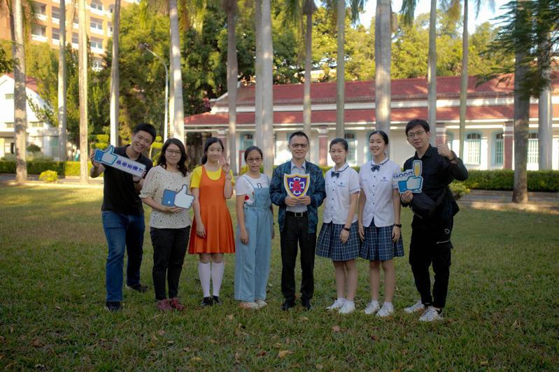 台南市長榮中學學生參加全市小小解說員競賽，獲得國中英語組2、3名。圖／長榮中學提供