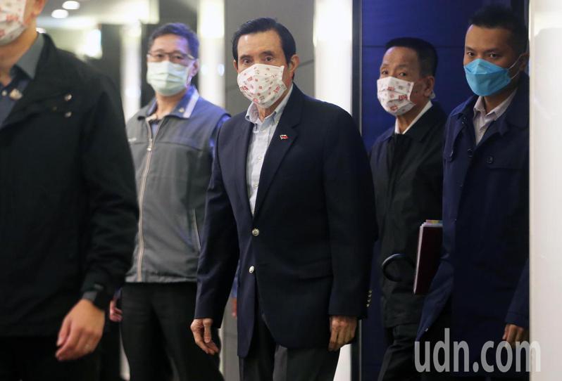 前總統馬英九（中）今天出席中華民國核能學會舉辦的「用過核燃料處理論壇」。記者胡經周／攝影