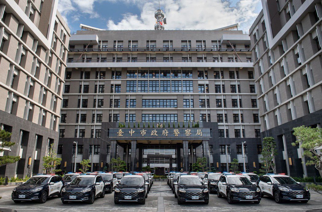 台中市警察局全新採購23輛New Ford Kuga 作為警用巡邏車，係以 Ec...