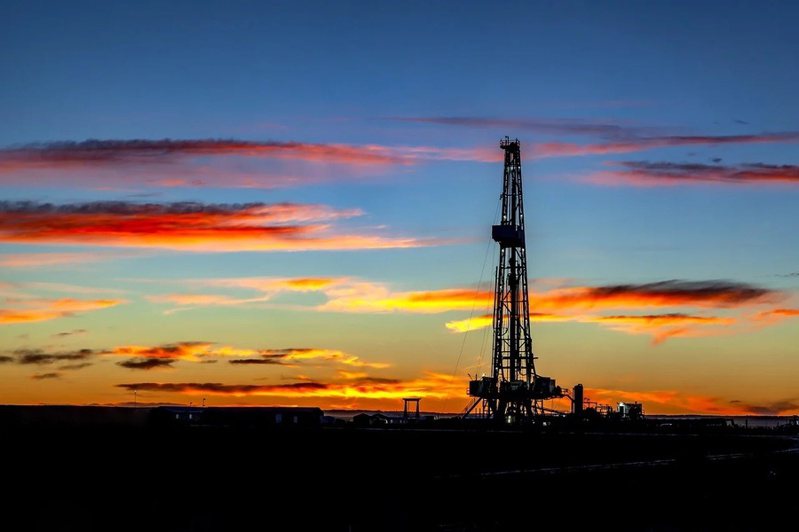 美國認為，石油價格飆漲要歸因於石油生產國供應量不足。（網路截圖）