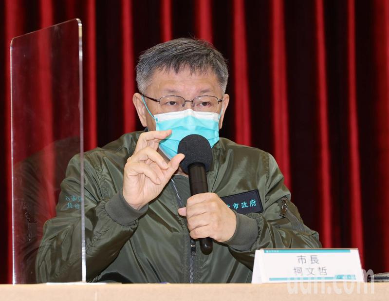 台北市長柯文哲針對近日出現的超商勸導戴口罩引發的殺人案，柯文哲認為這是因疫情導致經濟不景氣，許多人因此有受傷，社會有不安定的氣氛。記者曾原信／攝影