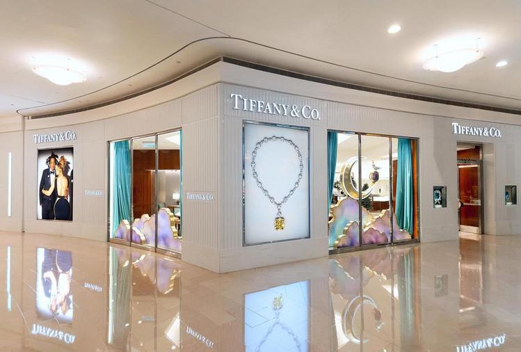 Tiffany 2021聖誕佳節浪漫節慶佈置櫥窗設計。圖／Tiffany提供