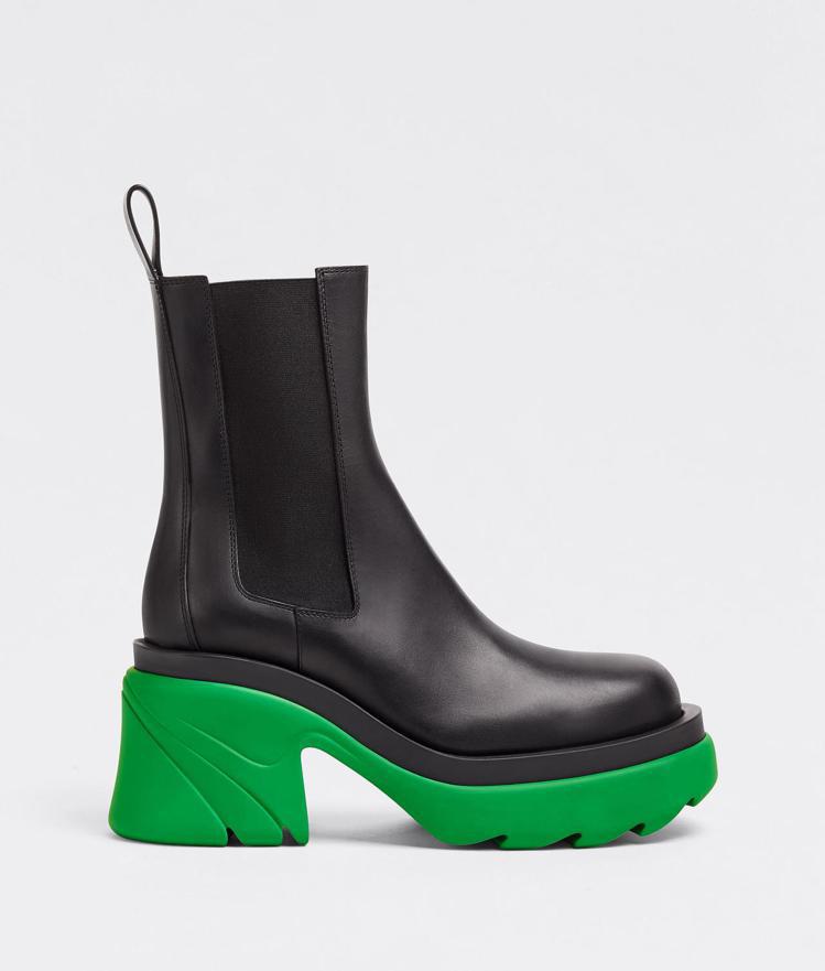 Flash綠色中筒靴，40,700元。圖／BV提供