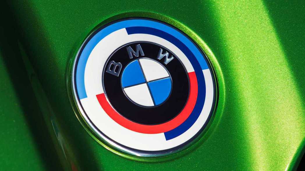 BMW M GmbH將慶祝成立50周年，BMW M宣布推出一個復古的標誌和全新的車色，預計將於2022年上市。 圖／BMW提供