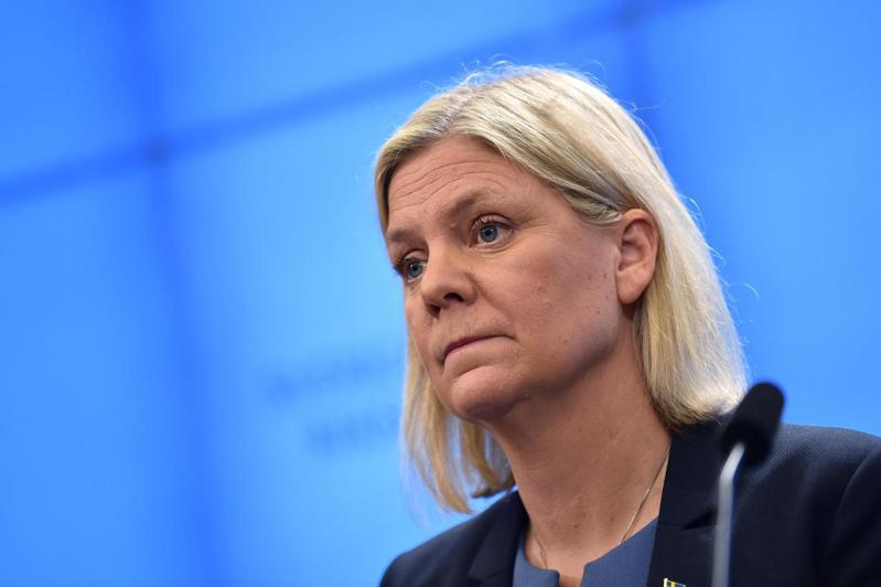 瑞典史上首位女總理、社會民主黨黨魁安德森在上任僅僅數小時後，就因預算案無法通過而辭職下台，使該國陷入進一步的政治不確定性。歐新社