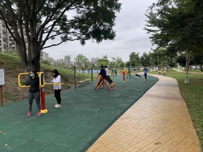 AI智慧園區公園是竹北市首座共融公園，由於遊具多元，平日也聚集人潮，甚至不乏外縣市遊客。記者巫鴻瑋／攝影