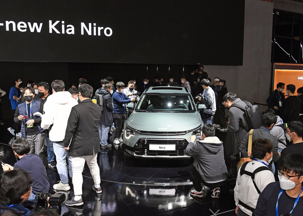 大改款Kia Niro在25日於2021首爾移動車展中正式亮相。 摘自Kia