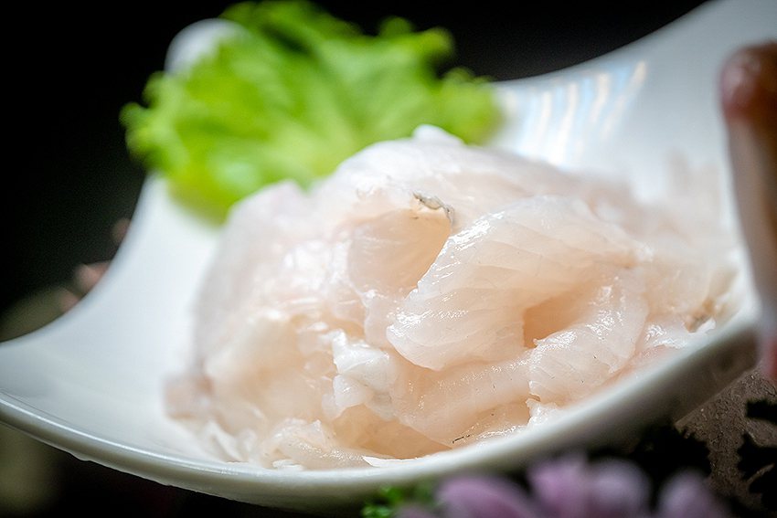 濟洲島活比目魚刺身味道鮮美。 韓國農水產食品流通公社/提供