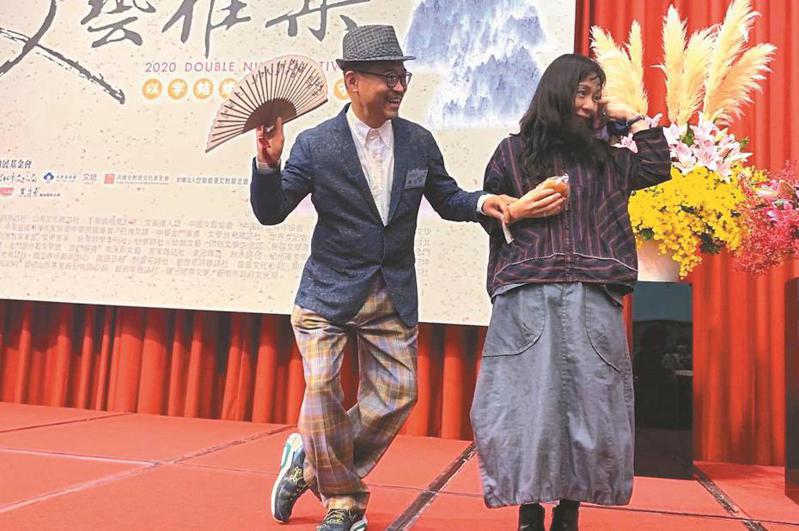 2020年文藝雅集，陳克華(左)、宇文正演出《樓台會》。（陳哲妮／攝影）