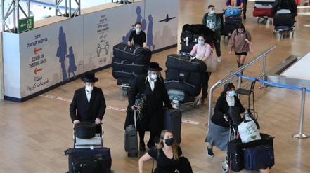嚴防Omicron變種病毒，以色列下令鎖國，禁止所有外籍人士入境。歐新社