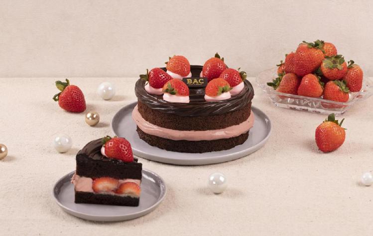 BAC「黑嘉侖草莓巧克力蛋糕」6吋售價950元。圖／BAC提供