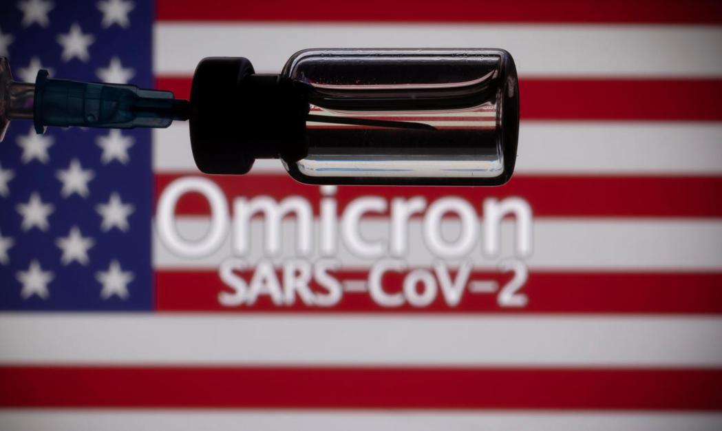 美國企業正評估Omicron新變異株的威脅。路透