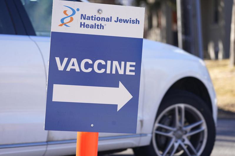 出版商韋氏公司宣布：「疫苗」（Vaccine）獲選為2021年度代表詞彙。美聯社