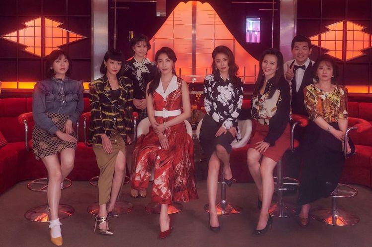 《華燈初上》第一季開播2天就成為Netflix台灣排行榜冠軍。 圖／擷自Inst...