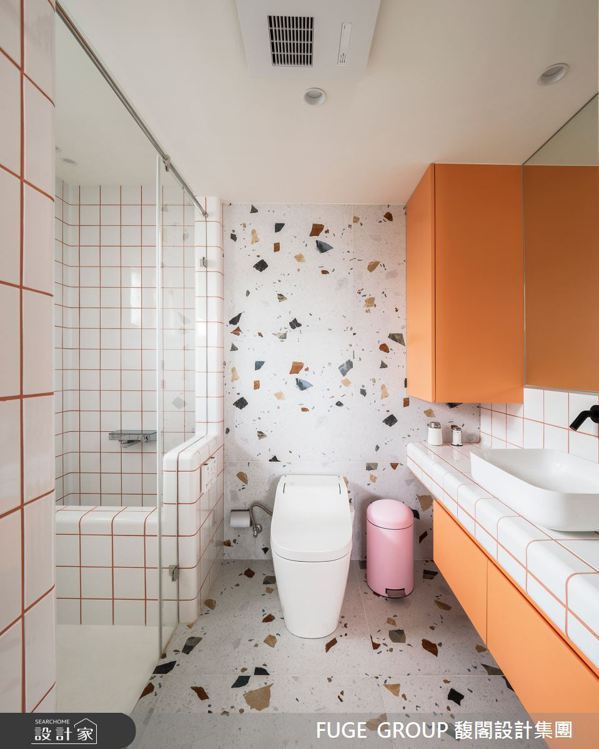 現行在家中加裝免治馬桶，也成了浴室的熱門設計之一。 圖／馥閣設計集團 提供