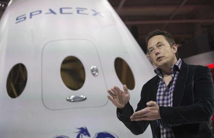 馬斯克日前發信給員工警告SpaceX可能破產，除非能加速生產為其星艦（Starship）火箭提供動力的猛禽（Raptor）引擎。CNBC報導，這很可能是馬斯克激勵員工的策略。路透