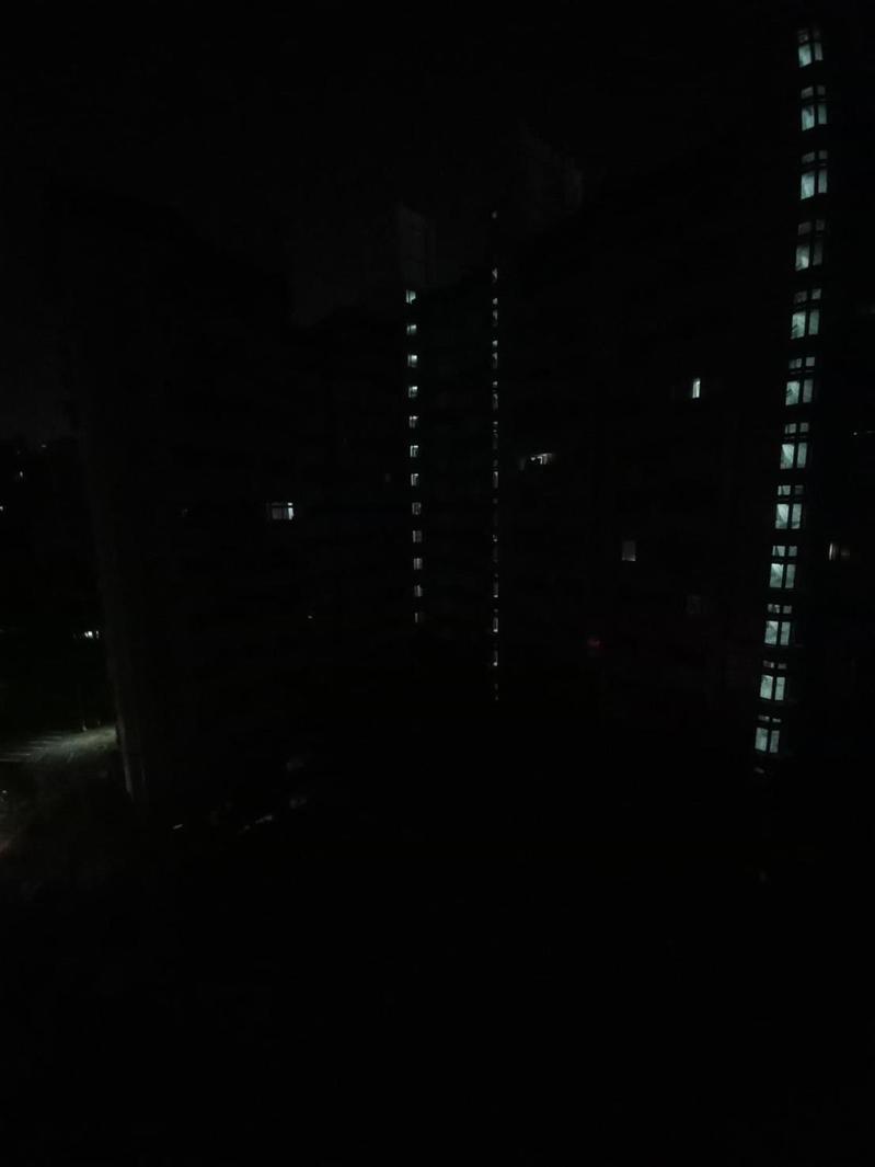 新北市林口區今晚突然停電。圖／翻攝粉專「林口大家庭」