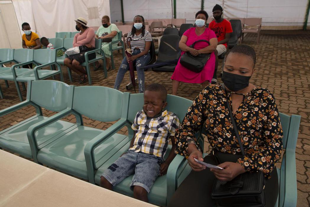 南非Omicron變種病毒疫情延燒，當地政府為衝高疫苗接種率，推出總獎金高達20...