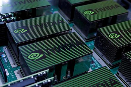 美國聯邦貿易委員會提起訴訟，要阻攔輝達（Nvidia）收購英國晶片設計大廠安謀（Arm），聲稱這筆以400億美元的交易有損半導體市場的競爭。路透