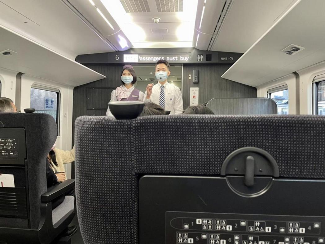全新EMU3000型自強號商務艙內裝。記者曹悅華／攝影