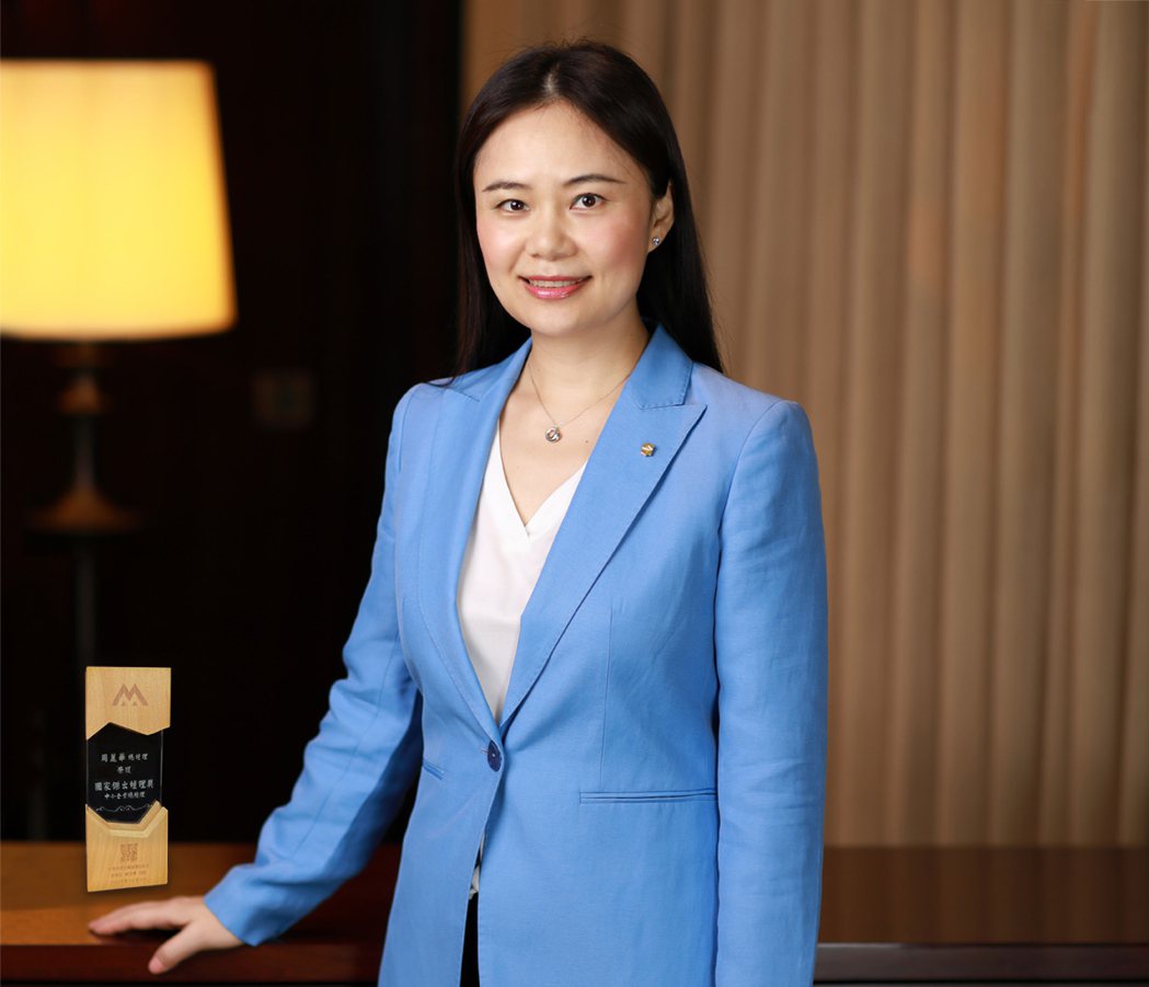 台南遠東香格里拉飯店總經理周麗華獲「中小企業總經理」獎肯定。圖／業者提供